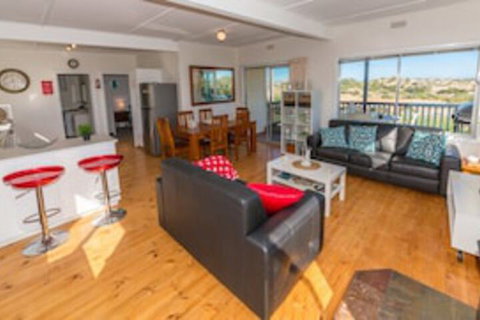 Carrickalinga Seahaven: Coastal Escape 4brm 29 Riverview Drive - Dalby Accommodation 0