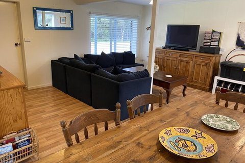 Carrickalinga Seahaven: Coastal Escape 4brm 29 Riverview Drive - Dalby Accommodation 4