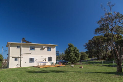 Carrickalinga Seahaven: Coastal Escape 4brm 29 Riverview Drive - Dalby Accommodation 1