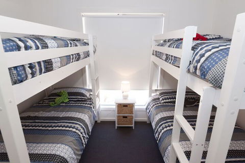 Lady Bay Getaway 12 Lady Bay - Dalby Accommodation 2