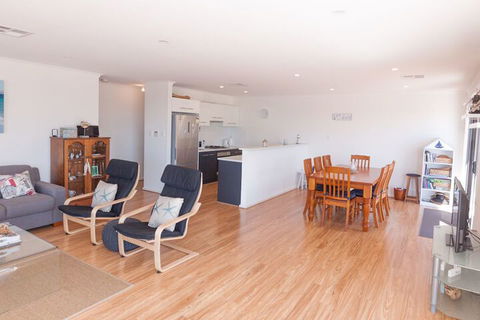 Lady Bay Getaway 12 Lady Bay - Dalby Accommodation 7