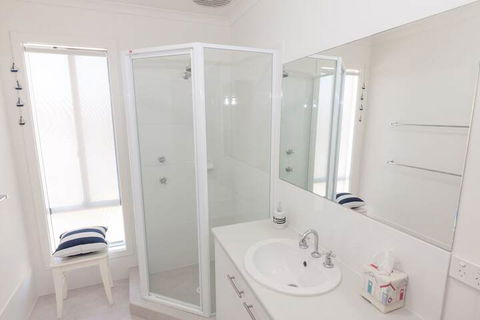 Lady Bay Getaway 12 Lady Bay - Dalby Accommodation 5