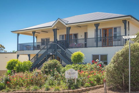 Lavender Hills 12 Bennett Street - Dalby Accommodation 5