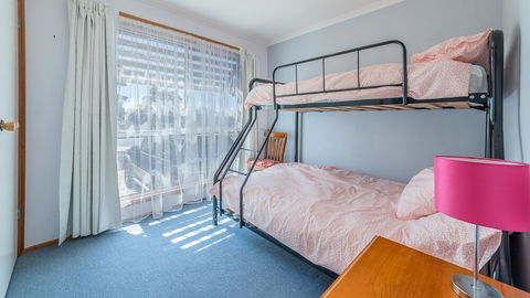 THE Lighthouse Surf Side - Dalby Accommodation 1