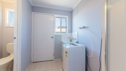 THE Lighthouse Surf Side - Dalby Accommodation 0