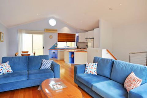 THE Sails 8 Linen Included Central Location - Dalby Accommodation 0