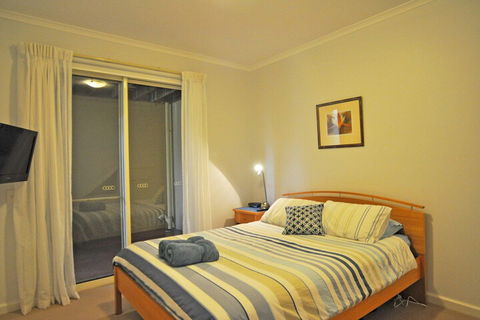 THE Sails 8 Linen Included Central Location - Dalby Accommodation 3