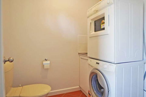 THE Sails 8 Linen Included Central Location - Dalby Accommodation 5