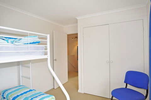 THE Esplanade 4 Free Wifi & Foxtel - Dalby Accommodation 3