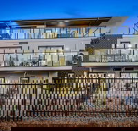 Manhattan Apartments - Notting Hill - Dalby Accommodation