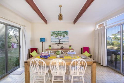 Mollymook Beach Units #7 - Dalby Accommodation 3