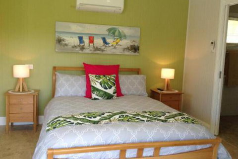 Studio Cabana On Golf In Mollymook - Dalby Accommodation 3