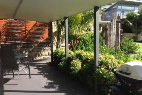 Studio Cabana On Golf In Mollymook - Dalby Accommodation 2