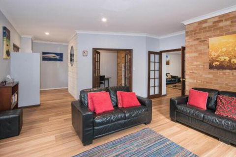 Family Friendly Holiday Haven - Dalby Accommodation 5