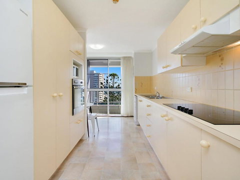 Border Terrace Unit 13 Large Apartment Walk To Beaches & Clubs - Dalby Accommodation 1