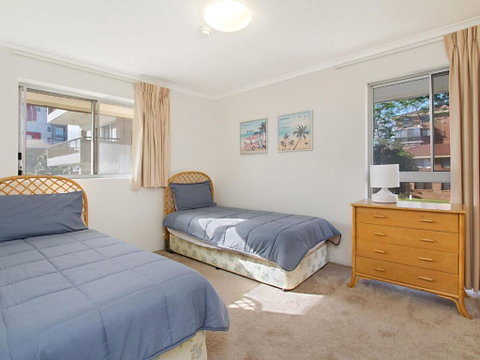 Border Terrace Unit 13 Large Apartment Walk To Beaches & Clubs - Dalby Accommodation 2
