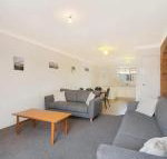 Allamanda Court Unit 6 Handy to Tweed Heads Hospital - Dalby Accommodation