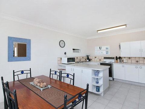 5 / 18 Endeavour Parade Riverfront Tweed Heads - Dalby Accommodation 1