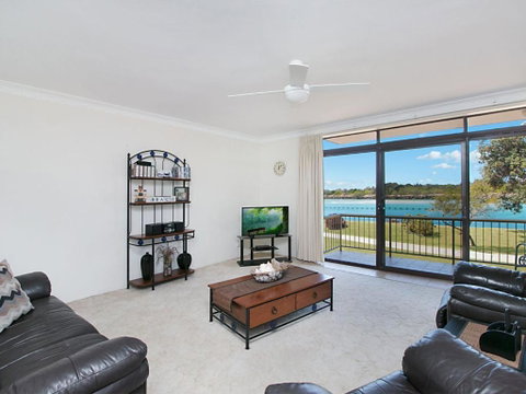 5 / 18 Endeavour Parade Riverfront Tweed Heads - Dalby Accommodation 4