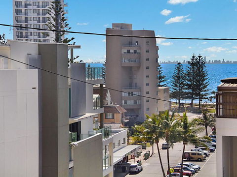 Woobera Unit 14 On The Hill Overlooking Tweed Heads & Coolangatta - Dalby Accommodation 3