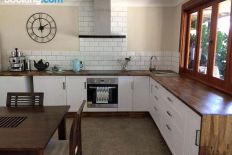 Takura Heights Modern Country Apartment With Pool Access - Dalby Accommodation 6