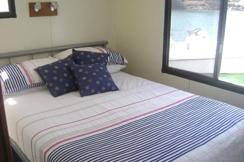 Boyds Bay Houseboat Holidays - Dalby Accommodation 6