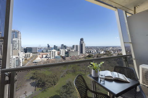Oaks Melbourne On William Suites - Dalby Accommodation 6
