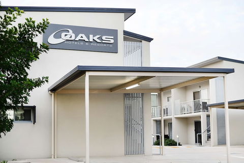 Oaks Middlemount Suites - Dalby Accommodation 3
