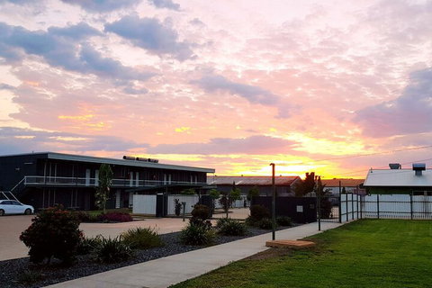 The Leprechaun Resort - Dalby Accommodation 4