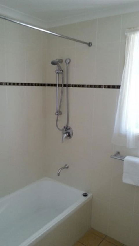 Armidale Pines Motel - Dalby Accommodation 5