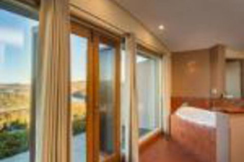 Eagle View Escape - Dalby Accommodation 0