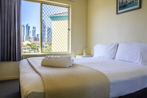 Paradise Isles - Dalby Accommodation 5