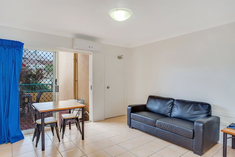 Paradise Isles - Dalby Accommodation 4