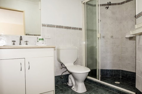 Paradise Isles - Dalby Accommodation 6