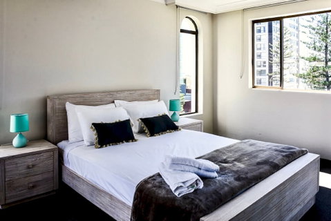 Copacabana Holiday Apartments - Dalby Accommodation 6