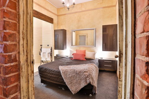 Indulge Apartments - Eighth Street - Dalby Accommodation 2