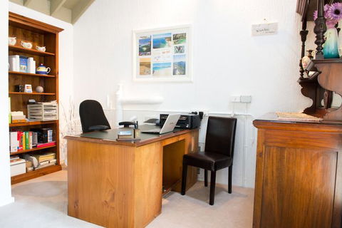 Nelson Bay Bed & Breakfast - Dalby Accommodation 7