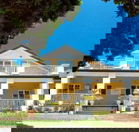 Plantation House - Dalby Accommodation