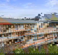 96 on Arthur Apartments - Dalby Accommodation