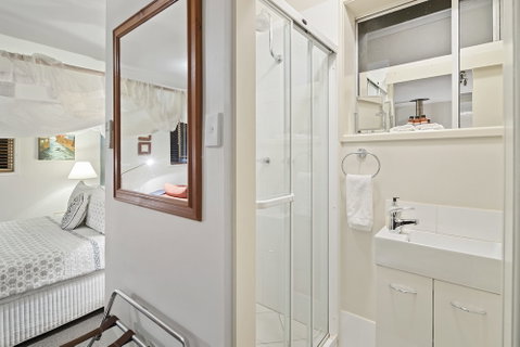 Eden Lodge - Dalby Accommodation 6