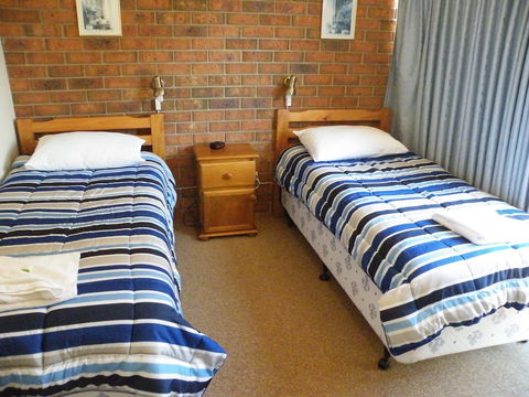 Pacific Heights Holiday Apartments & Munn's Tower House - Dalby Accommodation 2