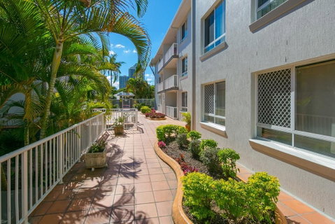 Bay Lodge Apartments - Dalby Accommodation 1