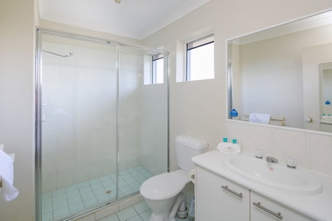 Bay Lodge Apartments - Dalby Accommodation 5