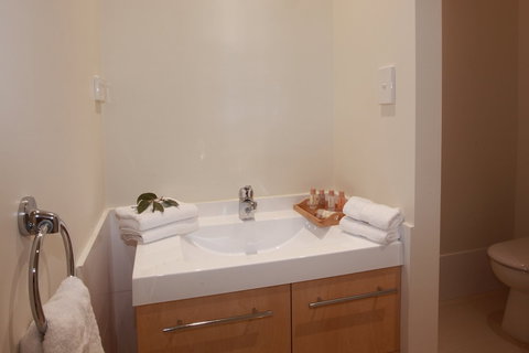 H Boutique Hotel - Dalby Accommodation 4