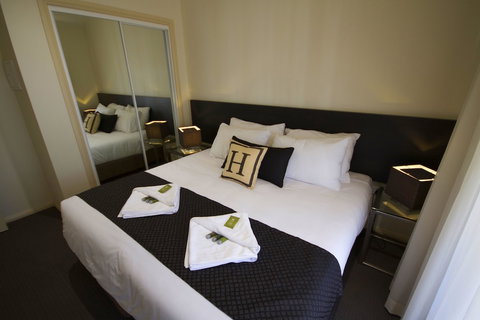 H Boutique Hotel - Dalby Accommodation 6