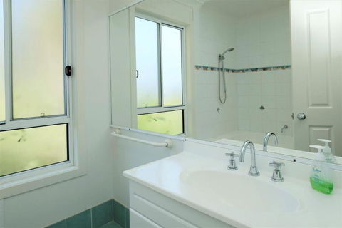 SPINNAKER 1 - Dalby Accommodation 6