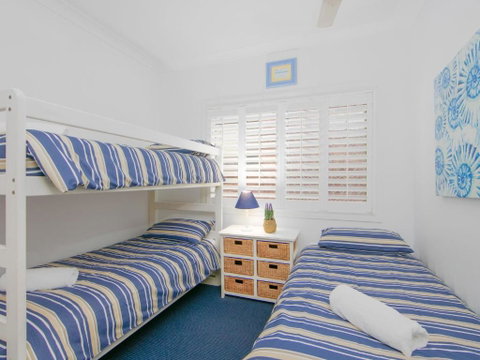 Avalon 1 Overlooking Beautiful Convent Beach - Dalby Accommodation 2