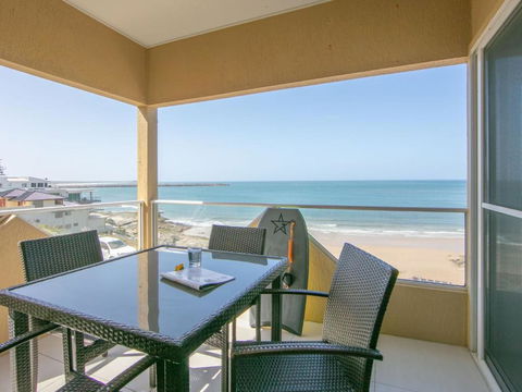 Avalon 3 Views To Die For Across The Road From Convent Beach - Dalby Accommodation 6