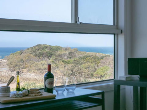 Avalon 3 Views To Die For Across The Road From Convent Beach - Dalby Accommodation 1