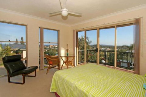 Phoenix Terrace Townhouse Yamba - Dalby Accommodation 3